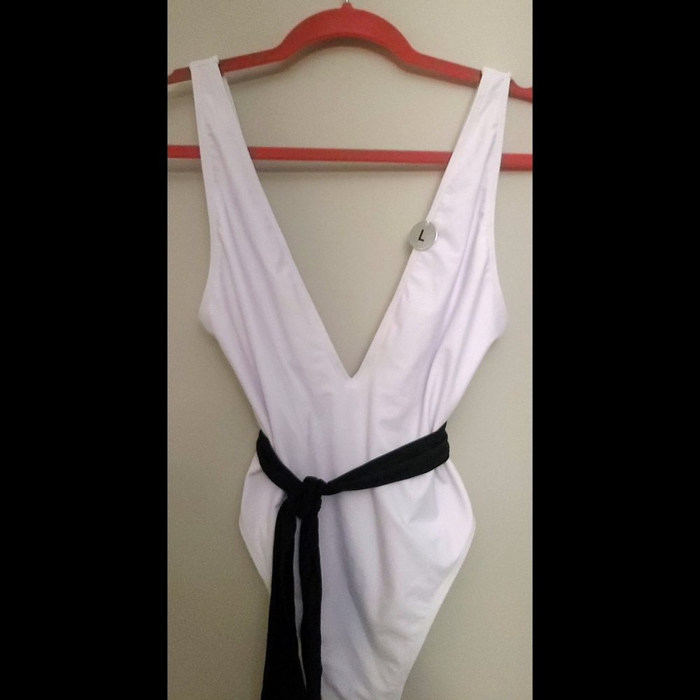 🆕️ NWT Deep-V White Swimsuit with Black Tie - Picture 2 of 6
